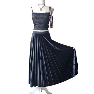 Koton Elegant Black Pleated Skirt Size Small